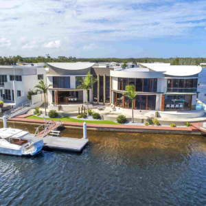www.prestigepropertymagazine.com - The Prestige Property Magazine - Resort Style