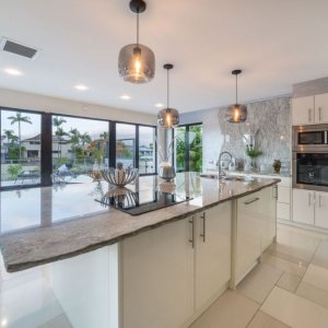 www.prestigepropertymagazine.com - The Prestige Property Magazine - Bright Broadbeach
