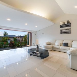 www.prestigepropertymagazine.com - The Prestige Property Magazine - Bright Broadbeach