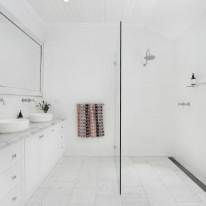 Riverfront-Elegance-Prestige-Property8