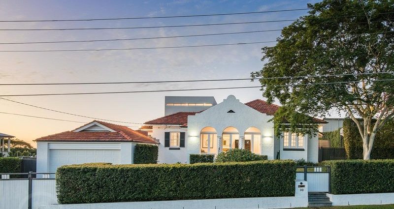 The-Prestige-Property-Magazine- www.prestigepropertymagazine.com – TOP-OF-THE-HILL