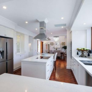 he Prestige Property Magazine - www.prestigepropertymagazine.com - Sprawling Sorrento Sanctuary