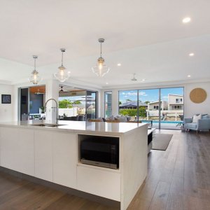 isle-of-sorrento-PRESTIGE-PROPERTY-https://prestigepropertymagazine.com
