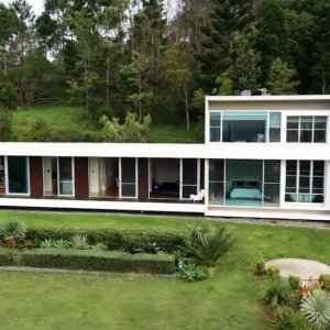 Luxurious-Estate-Prestige-Property-prestigepropertymagazine.com